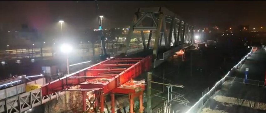 1,800t truss installed over bustling Paris rail junction logo 